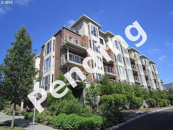 Fantastic Corbett Bancroft Condo!